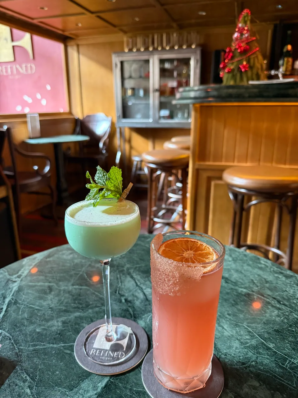 Một góc thực đơn của Refined Saigon